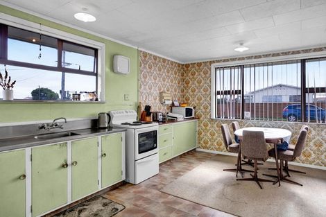 Photo of property in 27 Pacey Avenue, Hawera, 4610