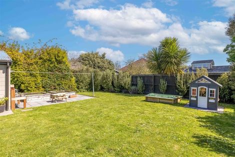 Photo of property in 215 Avonhead Road, Avonhead, Christchurch, 8042