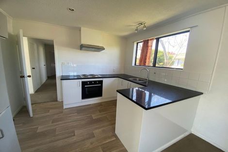 Photo of property in 19a Etherton Drive, Weymouth, Auckland, 2103
