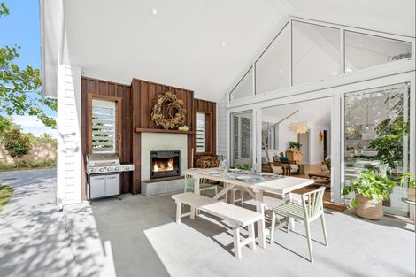 Photo of property in 12 Sandpiper Avenue, Point Wells, 0986
