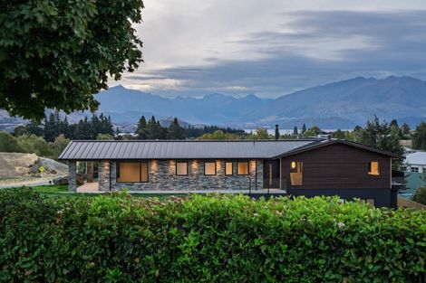 Photo of property in 93 Plantation Road, Wanaka, 9305
