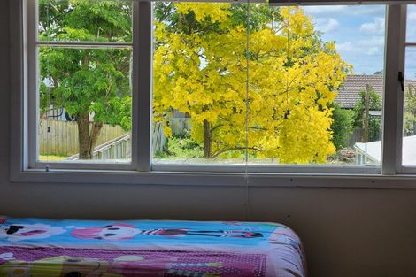 Photo of property in 4 Paton Avenue, Te Atatu South, Auckland, 0610