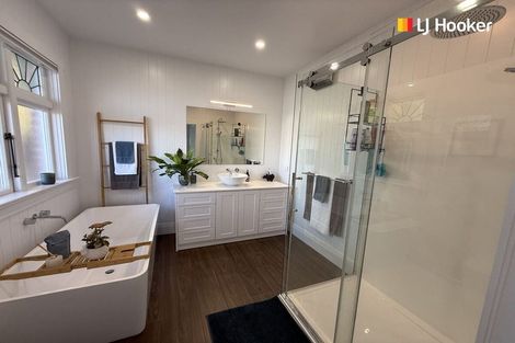 Photo of property in 104 Forbury Road, Saint Clair, Dunedin, 9012