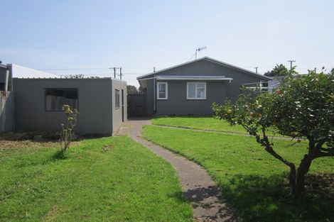 Photo of property in 76 Manuka Street, Castlecliff, Whanganui, 4501