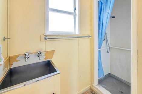 Photo of property in 24 Hand Road, Helensville, 0800