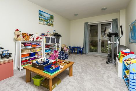 Photo of property in 22 Kiteroa Terrace, Rothesay Bay, Auckland, 0630