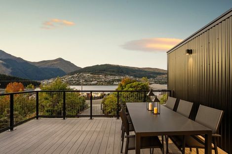 Photo of property in 696 Peninsula Road, Kelvin Heights, Queenstown, 9300