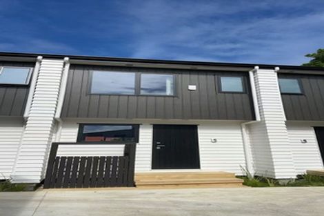 Photo of property in 6d Glennandrew Drive, Half Moon Bay, Auckland, 2012
