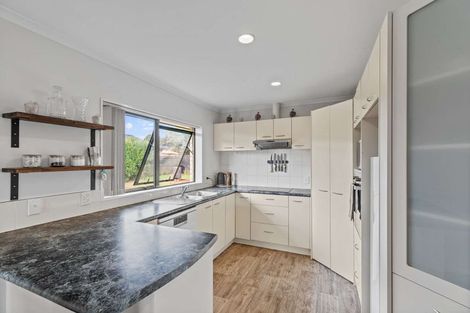 Photo of property in 11 O'sullivan Place, Waiuku, 2123