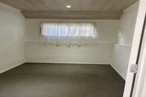 Photo of property in 48 Strid Road, Te Atatu South, Auckland, 0610