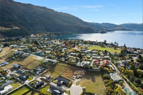 Photo of property in 15 Magpie Place, Lake Hawea, 9382