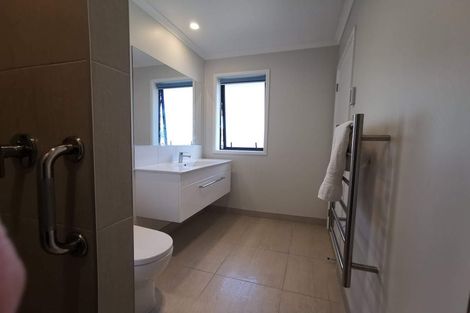 Photo of property in 13 Te Awa Place, Red Beach, 0932