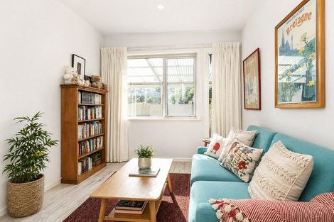 Photo of property in 85 Paremata Road, Paremata, Porirua, 5024
