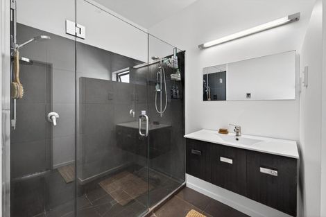 Photo of property in 16 Stoneyridge Close, Mount Pleasant, Christchurch, 8081