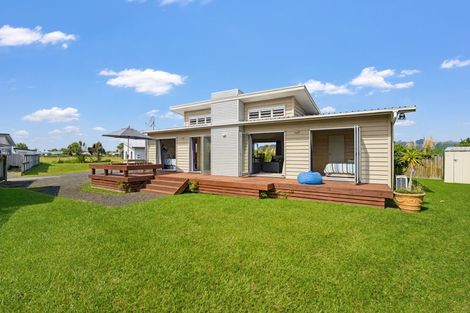 Photo of property in 42 Carina Way, Whitianga, 3510