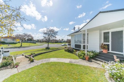 Photo of property in 66 Hillcrest Drive, Kelvin Grove, Palmerston North, 4414