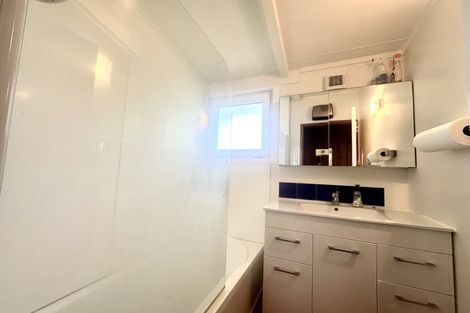 Photo of property in 89 Thurleigh Grove, Karori, Wellington, 6012