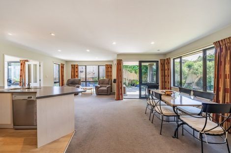 Photo of property in 14 Tararua Close, Aotea, Porirua, 5024