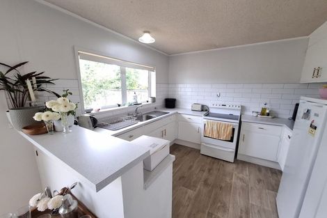 Photo of property in 42 Branch Road, Highlands Park, New Plymouth, 4312