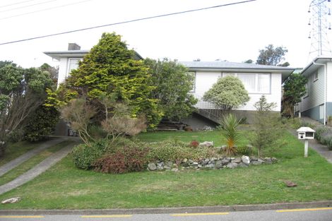 Photo of property in 15 Link Road, Newlands, Wellington, 6037