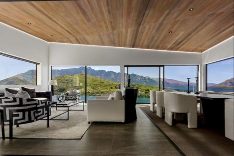 Photo of property in 1a Olivers Place, Queenstown, 9300