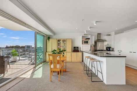 Photo of property in 12/72a Devonport Road, Tauranga, 3110
