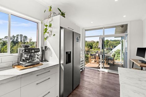 Photo of property in 37 Tauroa Road, Havelock North, 4130