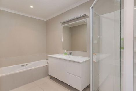 Photo of property in 13a Poto Street, Te Atatu South, Auckland, 0610