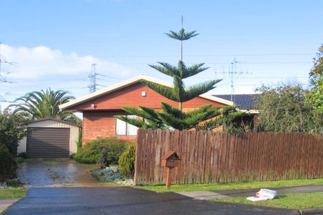 Photo of property in 15 Kenwick Place, Burswood, Auckland, 2013