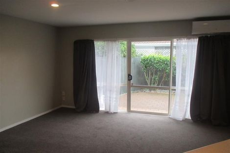 Photo of property in 17b Division Street, Riccarton, Christchurch, 8041