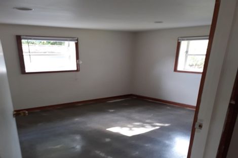 Photo of property in 81 Lauderdale Road, Birkdale, Auckland, 0626