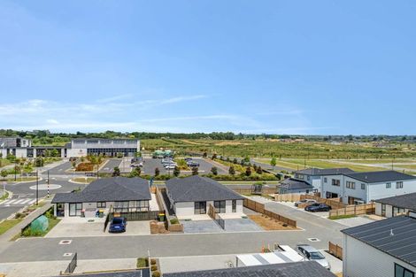 Photo of property in 4 Rorotu Avenue, Karaka, 2113