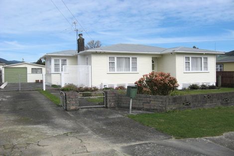 Photo of property in 3 Mckay Street, Wainuiomata, Lower Hutt, 5014