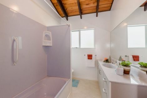 Photo of property in 68 Dixie Street, Te Horo Beach, Otaki, 5581
