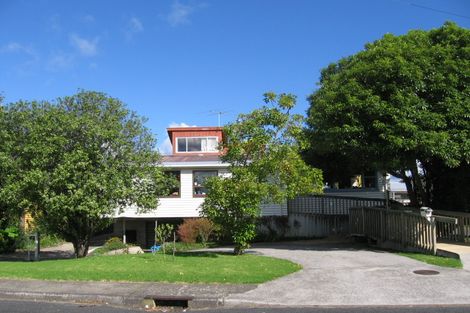 Photo of property in 18 Stokes Avenue, Te Atatu Peninsula, Auckland, 0610
