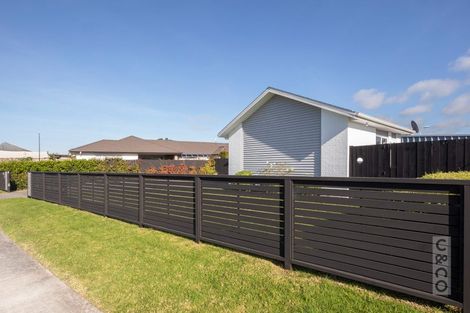 Photo of property in 30 Jelas Drive, Riverhead, 0820