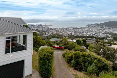 Photo of property in 6 Mitchell Street, Brooklyn, Wellington, 6021