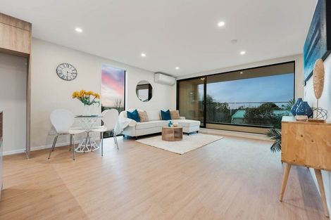 Photo of property in 4202e Great North Road, Glendene, Auckland, 0602
