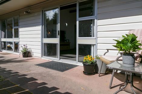 Photo of property in 4 Kereru Street, Two Mile Bay, Taupo, 3330
