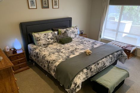Photo of property in 9 Meharg Place, Fairview Heights, Auckland, 0632