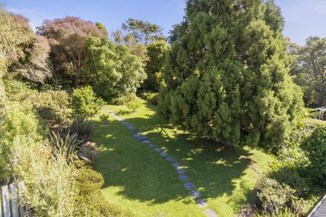 Photo of property in 60 Derwent Crescent, Titirangi, Auckland, 0604