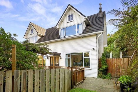 Photo of property in 6 Thomas Hook Street, Tawa, Wellington, 5028