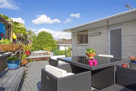 Photo of property in 2/86 Takutai Avenue, Half Moon Bay, Auckland, 2012