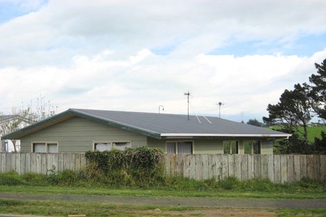 Photo of property in 28 Hobart Drive, Spotswood, New Plymouth, 4310