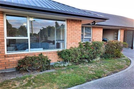 Photo of property in 52 Middlepark Road, Sockburn, Christchurch, 8042