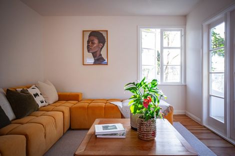 Photo of property in 26b Clinton Avenue, Te Atatu Peninsula, Auckland, 0610