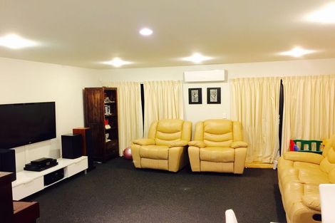 Photo of property in 19 Wantwood Grove, Churton Park, Wellington, 6037