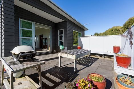 Photo of property in 172 Kaipikari Road Upper, Urenui, 4375