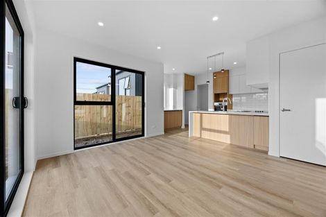 Photo of property in 37 Paina Crescent, Massey, Auckland, 0614