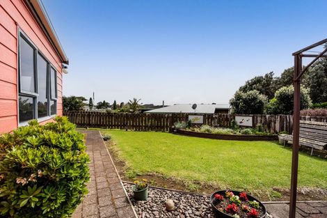 Photo of property in 16 Hussey Street, Oakura, 4314